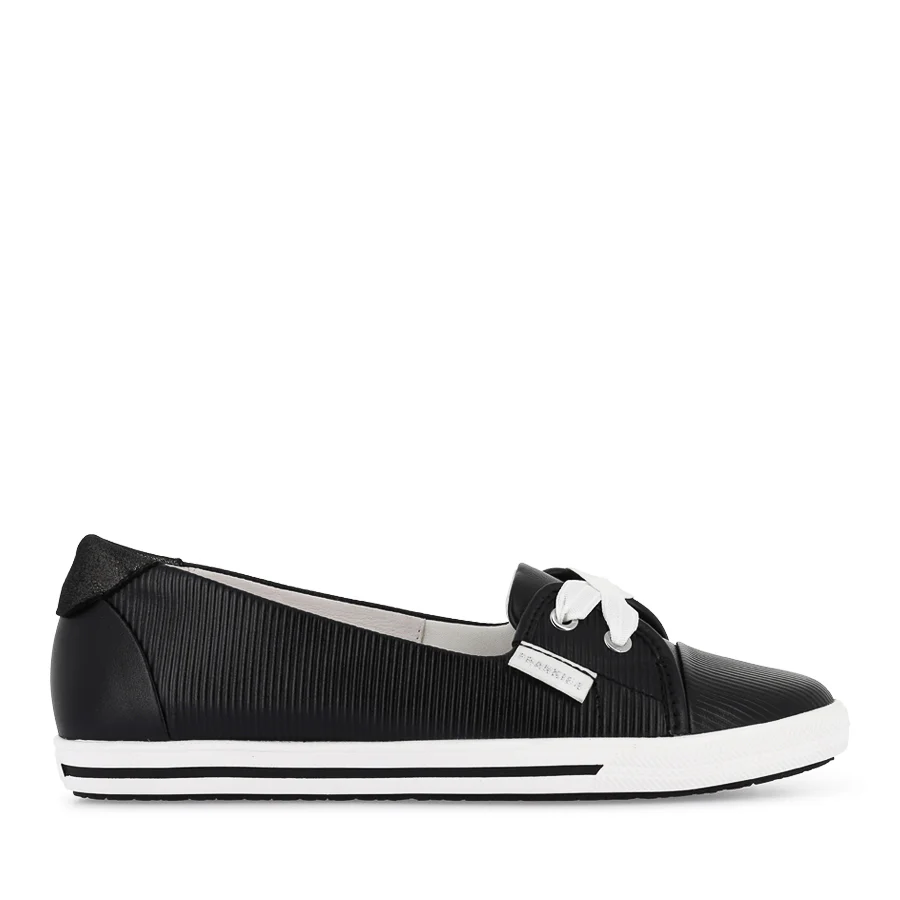 HANNAH III - BLACK EMBOSS LEATHER
