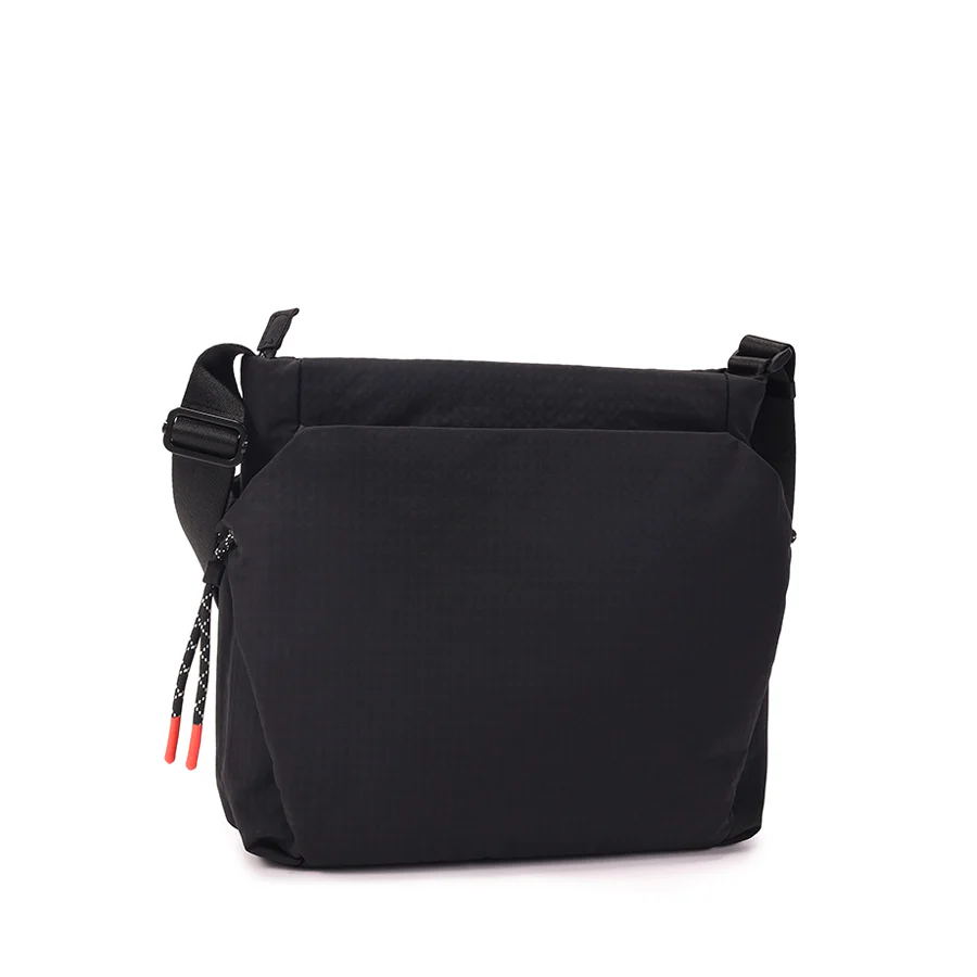MAKOTO SQUARE CROSSBODY - BLACK - Image 2