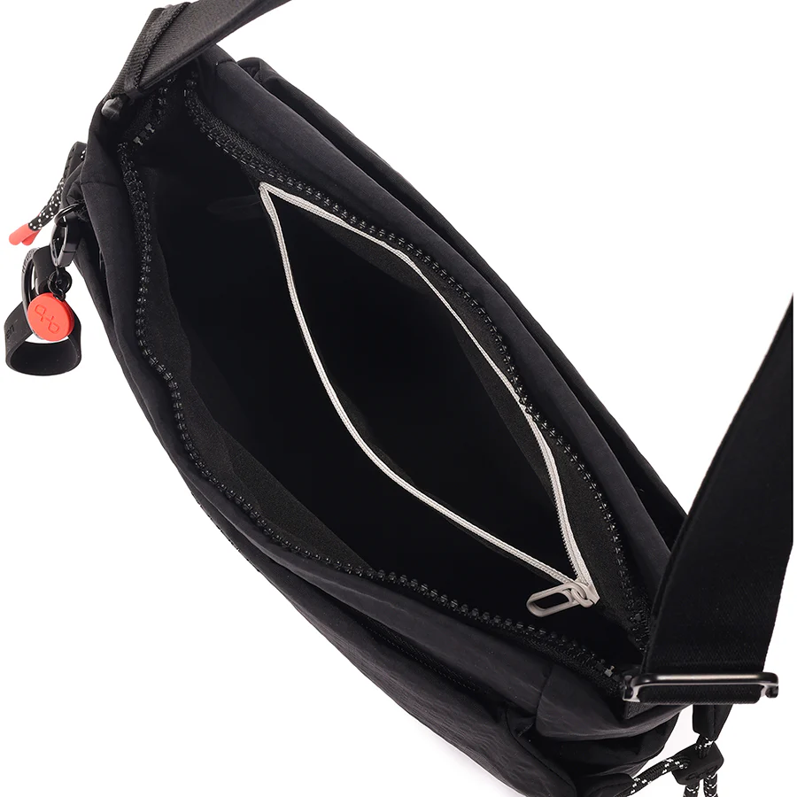 MAKOTO SQUARE CROSSBODY - BLACK - Image 5