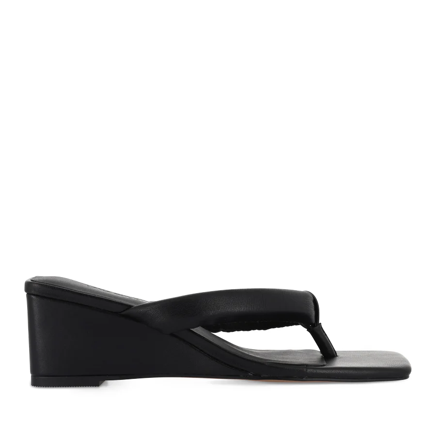 MANDY WEDGE - BLACK LEATHER