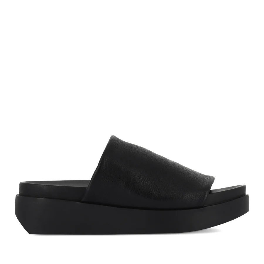 SOFFIA - BLACK TUMBLED LEATHER/BLACK SOLE